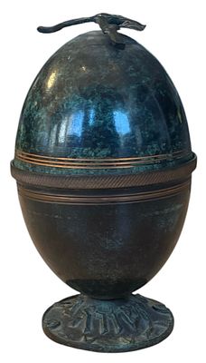 מעמד לאתרוג. קופסה / מעמד לשמירת אתרוג, כיתוב: "תשורה מישראל". ללא ציון יצרן. גובה: 16 ס״מ