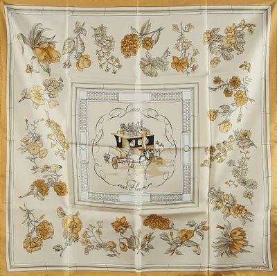 HERMES צעיף. עשוי משי. 90X90 ס"מ.