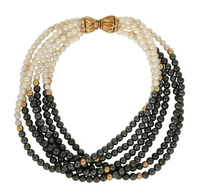 PEARL BRACELET. 6 rows of pearls and hematite beads. Length approx. 20 cm. 14K gold clasp.