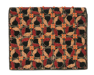 CHRISTIAN DIOR VINTAGE CLUTCH BAG. Black velvet with colorful beads . 18X14X2 cm.