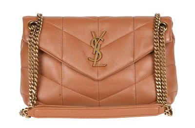 SAINT LAURENT HANDBAG. Camel leather. Bronze-tone metal ornaments. 
30x19x9 cm.