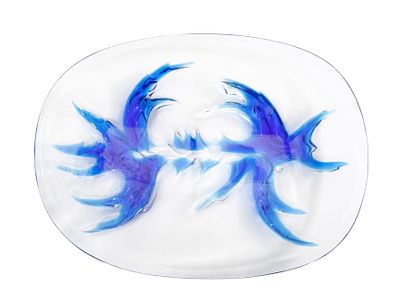LALIQUE – FRENCH OVAL GLASS TRAY. Caraibes model. Made of clear crystal glass with sculptural 