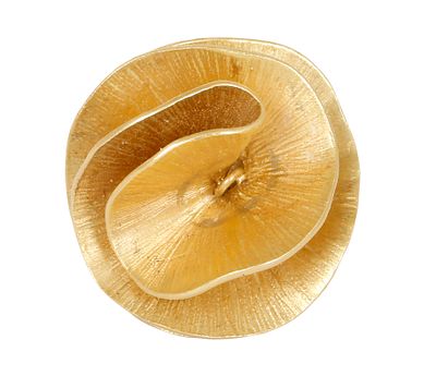 H. STERN 18K GOLD RING. Flower pattern. Decorated with beautiful embossed work. Size US 7. 