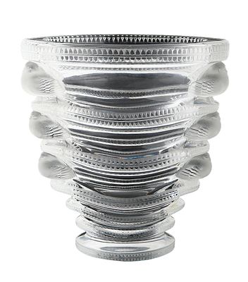 RENE LALIQUE. FRENCH “ST. MARC” CRYSTAL VASE. First half of the 20th century. Decorated with 