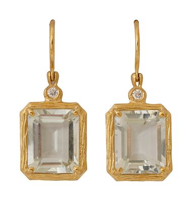 14K GOLD EARRINGS. Set with a small diamond and green amethyst. Length approx. 2.6 cm. Weight 