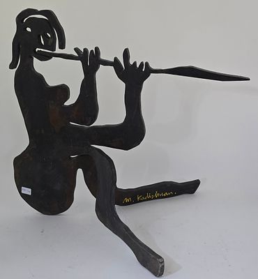 Menashe Kadishman - 2015 - 1932. Flutist. 
Iron. Height 57 cm. 
Signed.