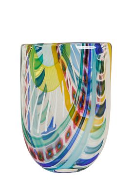 Murano. אגרטל זכוכית איטלקי. זכוכית צבעונית בעבודת ניפוח יד אמן. חתום. גובה: 24.5 ס"מ.
