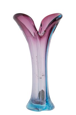 Murano. אגרטל קריסטל איטלקי. עשוי זכוכית אומנותית בגווני סגול ותכלת. מאסיבי. גובה: 36.5 ס"מ.