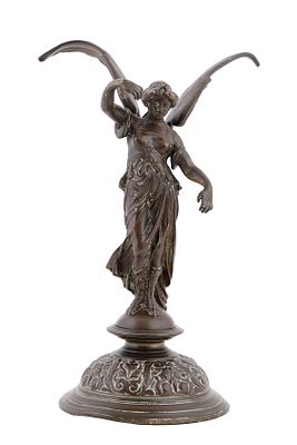 על פי אמיל לואי פיקו (Emile Louis Picault 1833 – 1915) - ויקטוריה. פסל ברונזה צרפתי. המאה ה-20. 