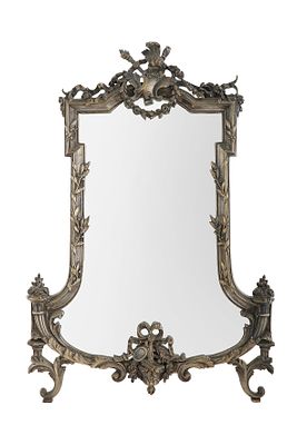 מראת קונסולה צרפתית. 1890–1910 בקירוב. סגנון ניאו-רוקוקו. עשויה ברונזה מוכספת. מעוטרת בקרנות שפע 