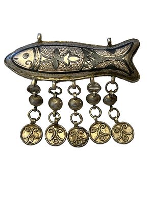 Judaica - Rare Early 20th Century Silver Fish-Shaped Amulet for a Mother, Featuring Niello 