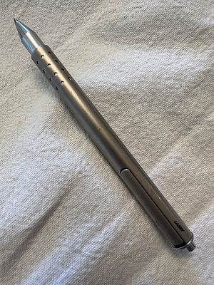 עט כדורי וינטג' - LAMY כדורי חדש, עט מפואר ואיכותי בעיצוב מרהיב, ניקל פלדיום. 
עט לאמי חדש 