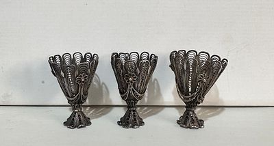Set of 3 antique Ottoman Turkish silver cups, handcrafted.
. Exceptional set of 3 antique 