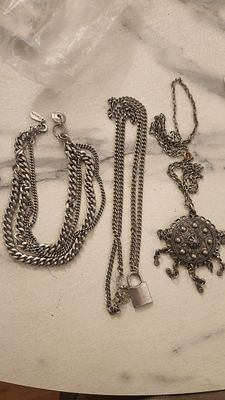 ‏לוט שרשראות Vintage ברוטליסטיות בסגנון קובני, מתכת, ציפוי כסף, מרשים ... ‏לוט שרשראות מתכת 