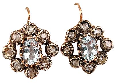 Antique-style earrings in 9kt gold and silver with 1.50 ct aquamarines and 0.80 ct diamonds. Pat 