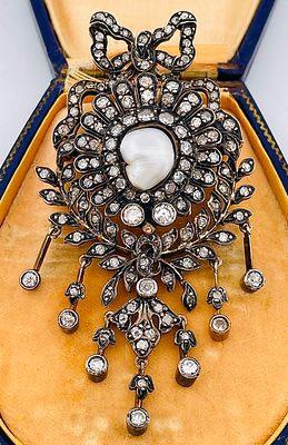 Late 1800s Victorian fine brooch in gold and silver with Old Mine diamonds 3.50 ct and natural 