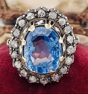 Antique Victorian ring from the late 1800s in 18kt gold and silver with a natural Sri Lankan 