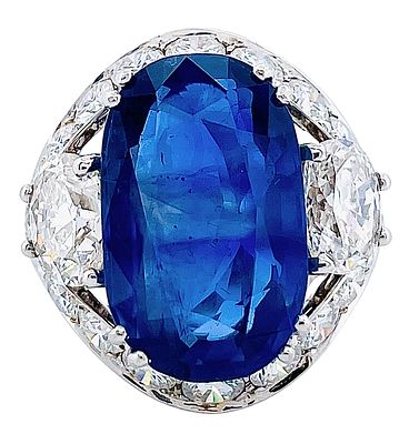 Vintage ring with certified Burma Sapphire by IGN in 18kt white gold, 9.13 grams. Vintage ring 