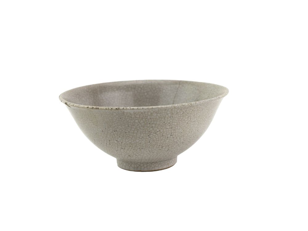 Lot 161: An Old Chinese Crackle Celadon Bowl
