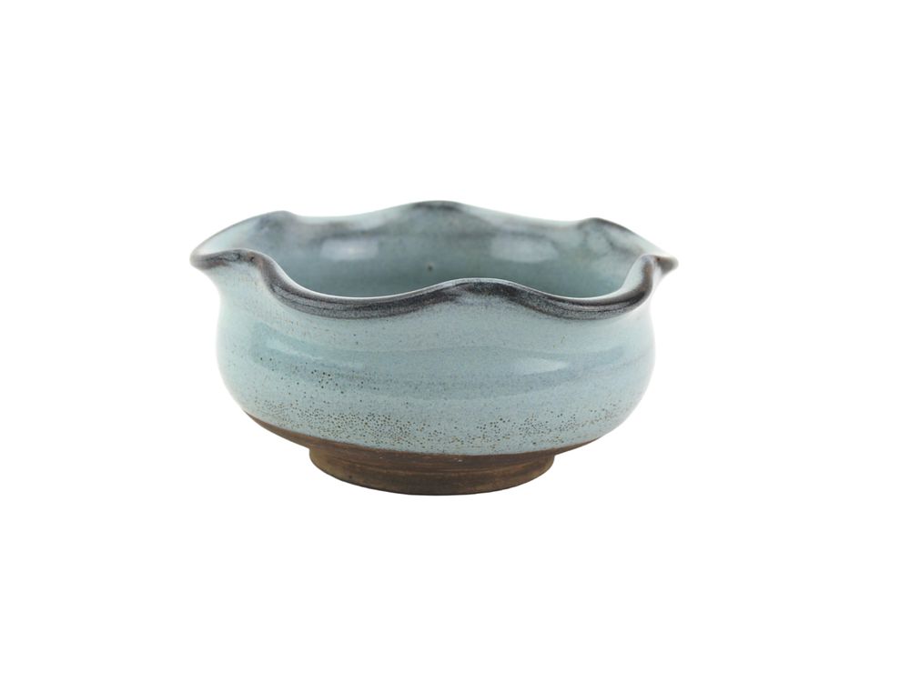 Lot 162: Chinese Celadon Bowl with Foliate Rim