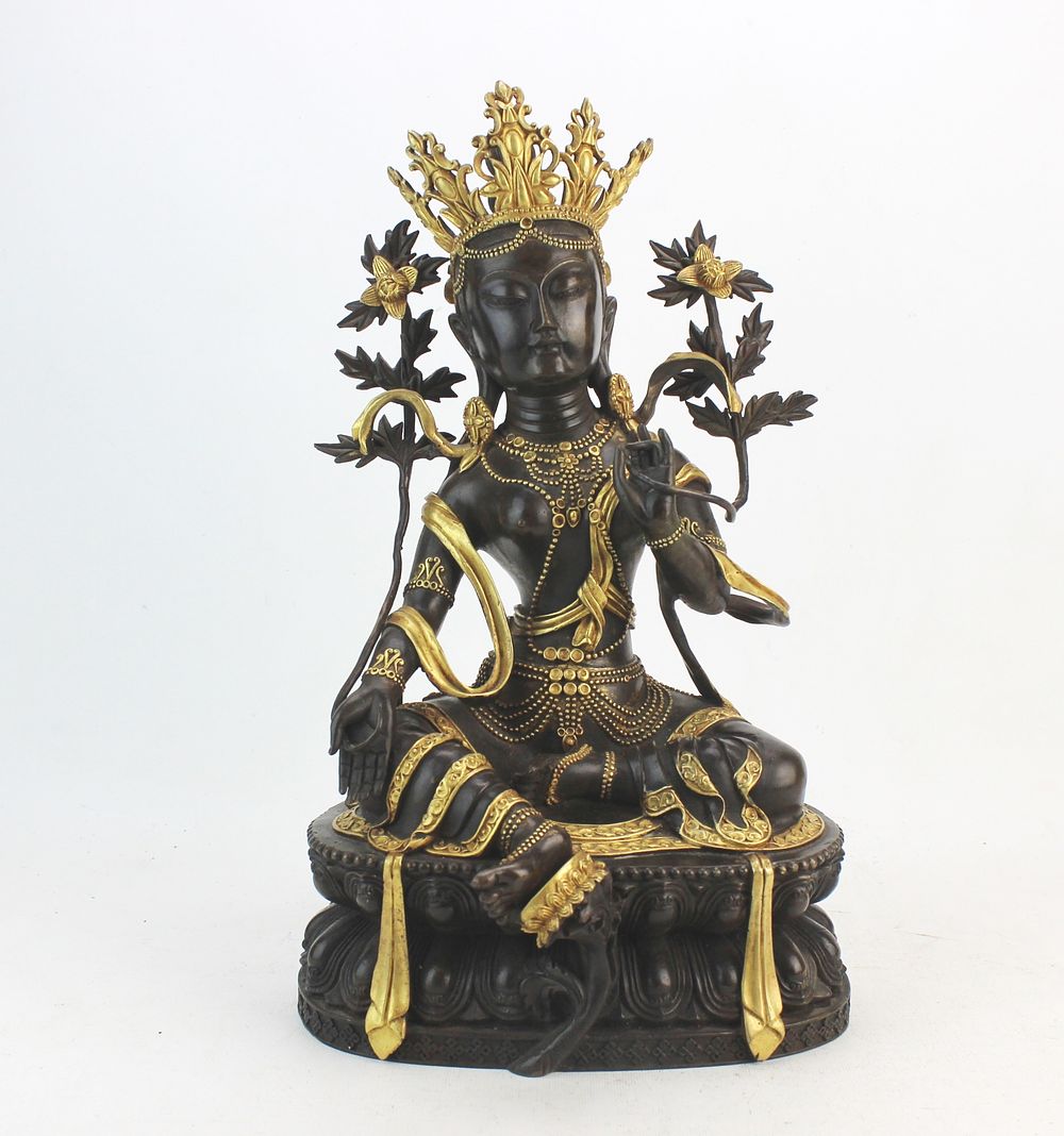 Lot 246: Chinese Gilt Bronze Seated Buddha Statue