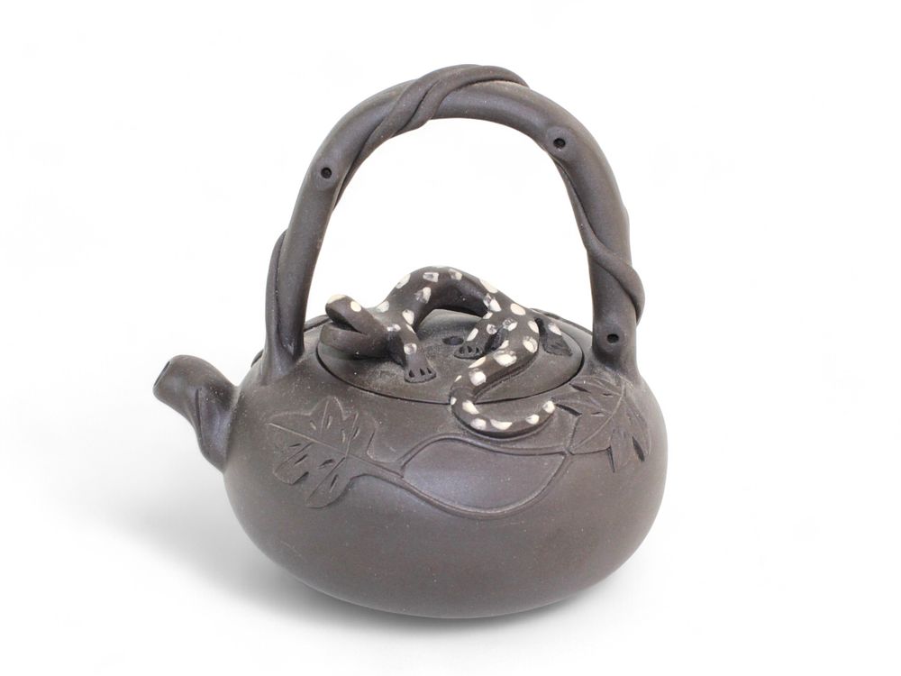 Lot 306: A Chinese Yixing  Zisha Teapot - Yin Su-Ying