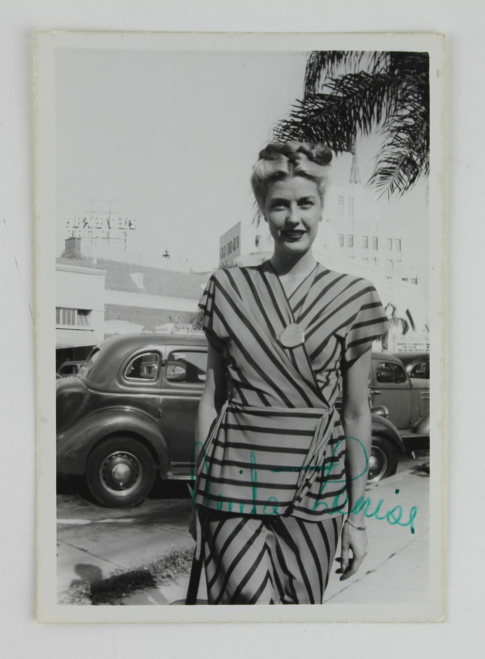 Lot 544: Vintage Signed Photo of Linda Darnell (possible)