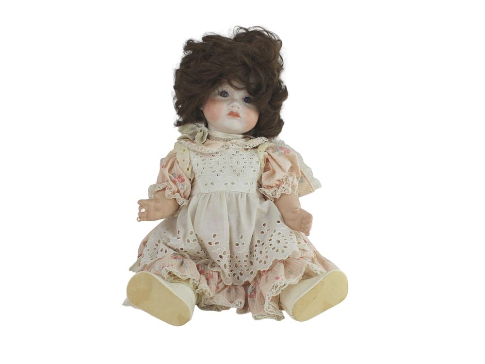 Lot 571: SFBJ 252 Paris 11 Doll