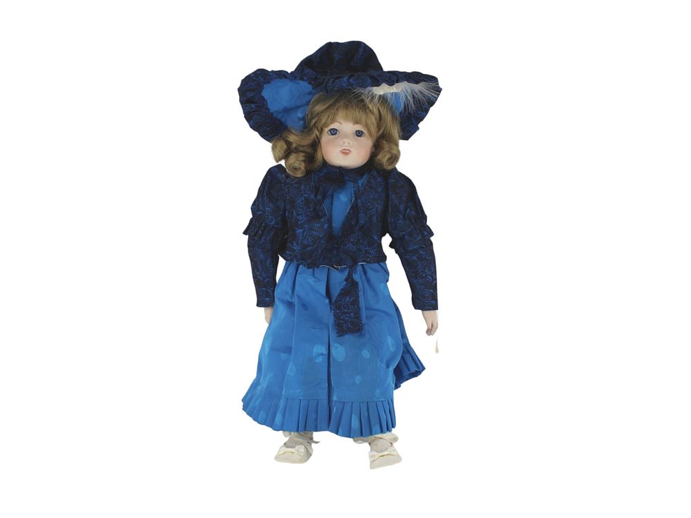 Lot 572: Brujne 13 Doll Reproduction By Me Martin