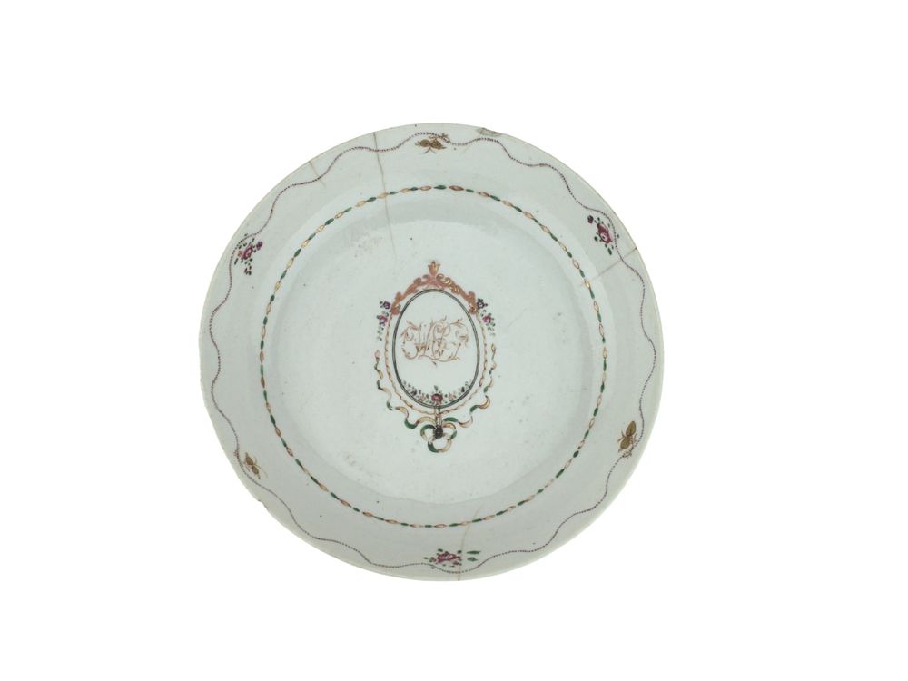 Lot 586: Chinese Export Armorial Porcelain Saucer