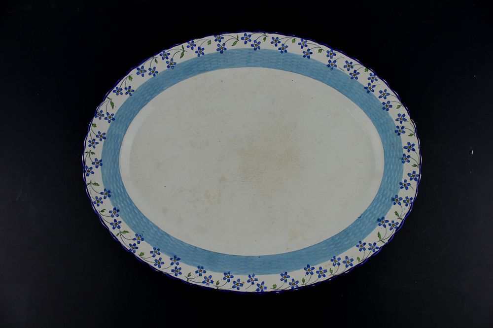 Lot 603: A Large Minton Oval Porcelain Platter
