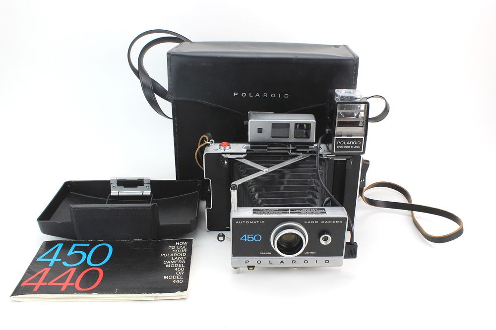 Lot 609: Polaroid Automatic 450 Land Camera Set