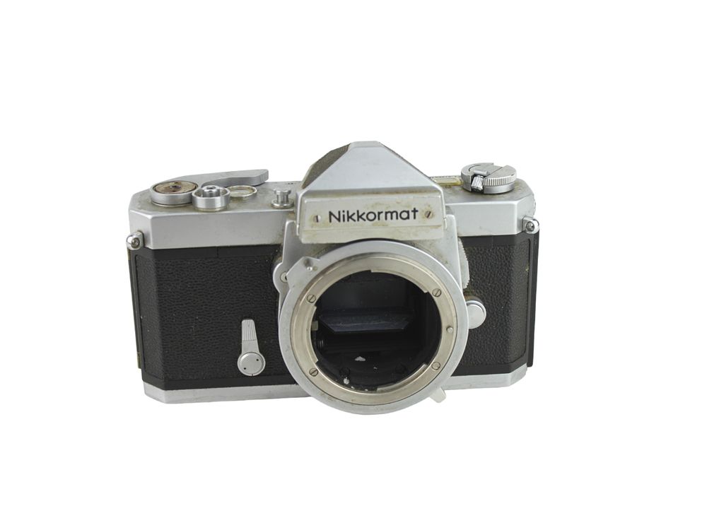 Lot 641: NIKKORMAT FT 35 MM SLR CAMERA BODY