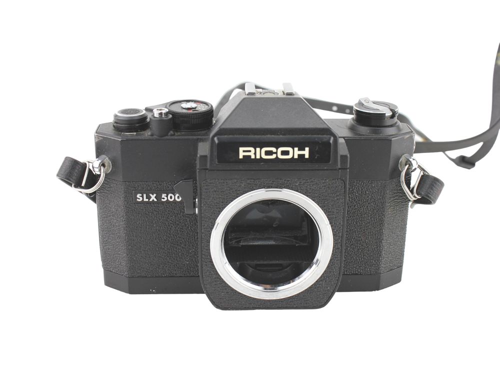 Lot 647: RICOH SLX 500 35MM SLR CAMERA BODY