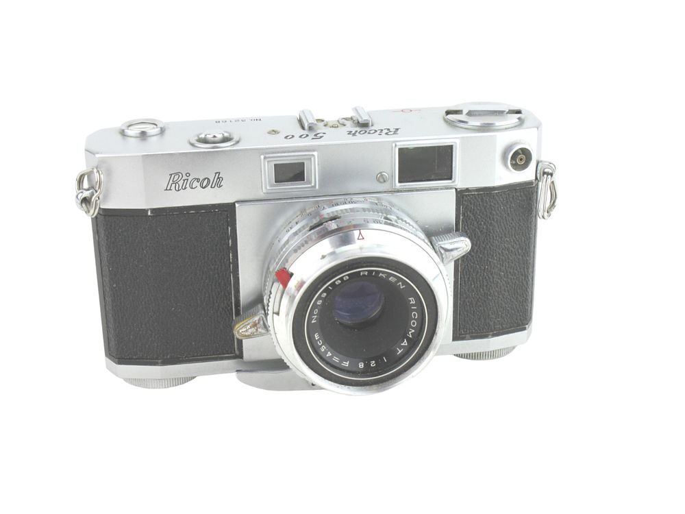 Lot 654: Ricoh 500 35mm rangefinder camera