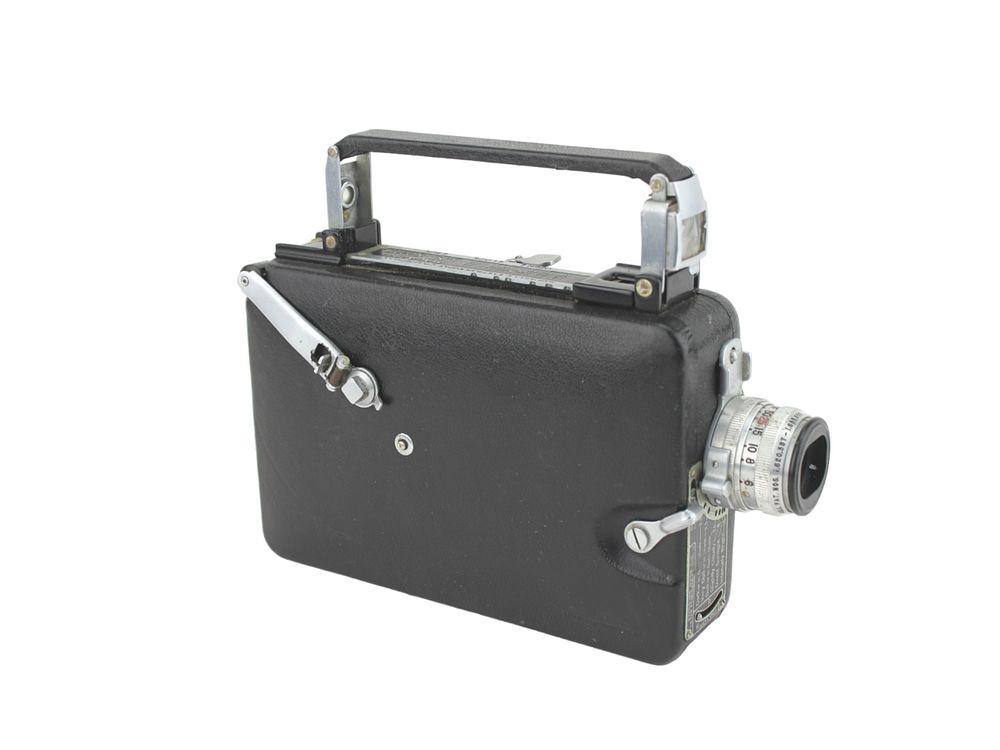 Lot 670: CINE KODAK MAGANIZE 16 MM MOVIE CAMERA