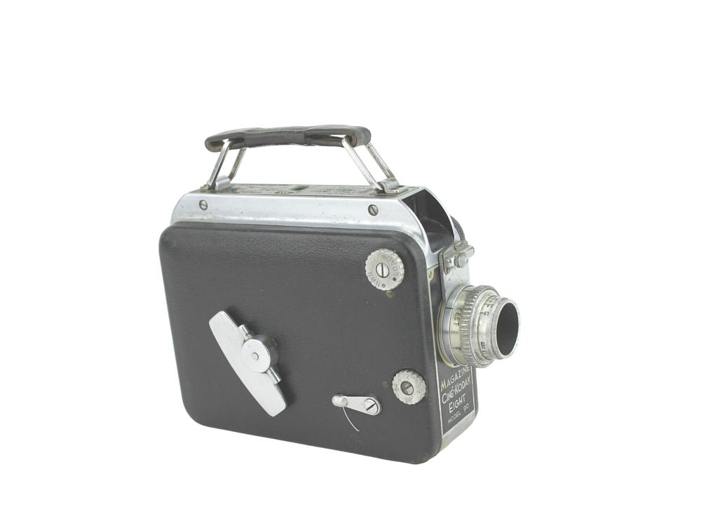Lot 672: MAGAZINE CINE-KODAK EIGHT MODEL 90 CINE CAMERA