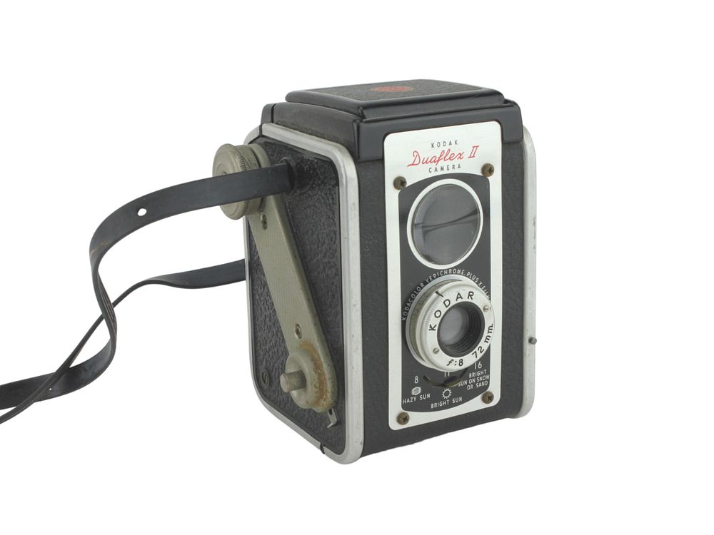 Lot 675: Kodak Duaflex II 620 Film Camera