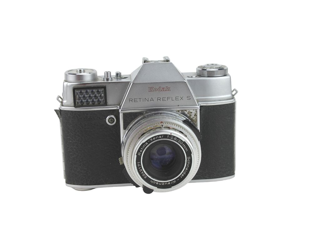 Lot 676: KODAK RETINA REFLEX S 35MM SLR CAMERA