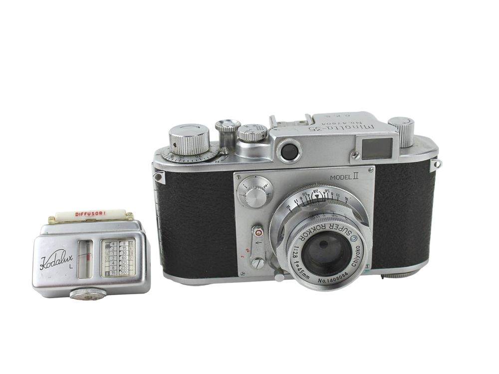 Lot 698: MINOLTA 35 MODEL II RANGEFINDER CAMERA
