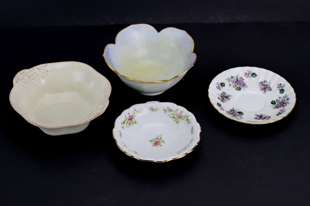 Lot 196: Four Porcelain Items