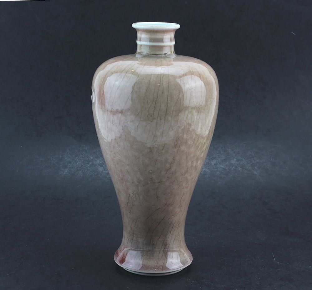 Lot 202: Chinese Crackle Glaze Porcelain Vase