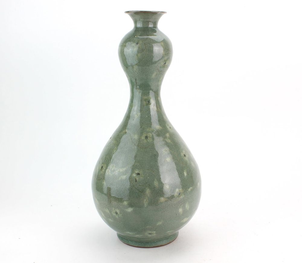 Lot 207: Korean Celadon Floral Gourd Vase