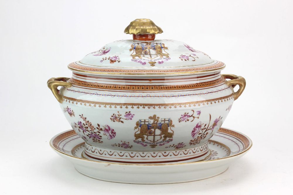 Lot 226: Chinese Export Armorial Porcelain Tureen
