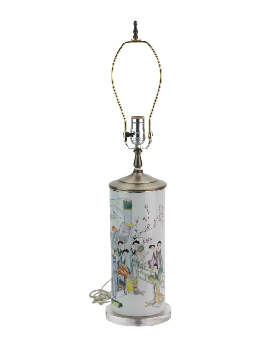 Lot 251: Chinese Famille Rose Porcelain Vase Lamp