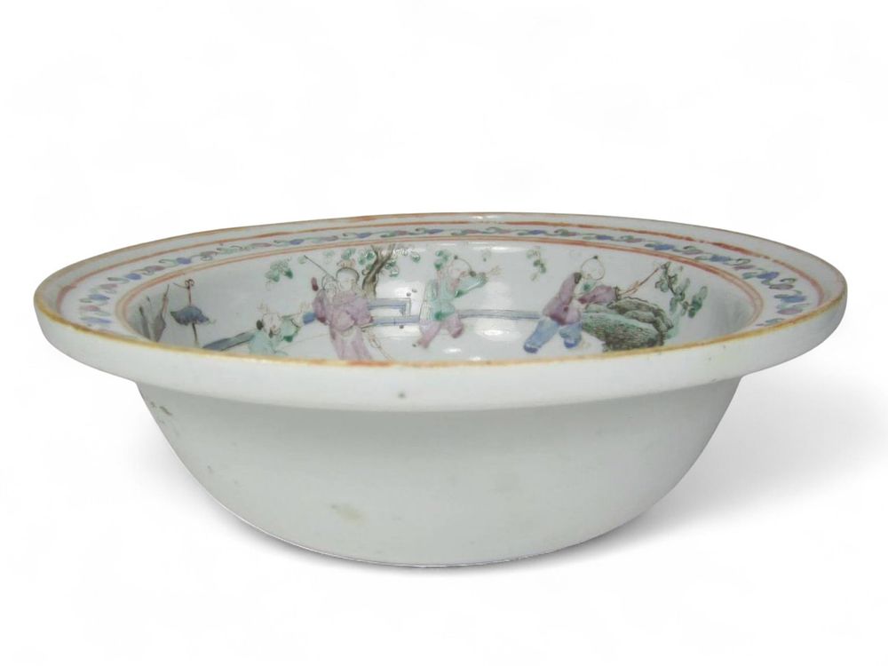 Lot 261: Chinese Famille Rose Figural Porcelain Basin
