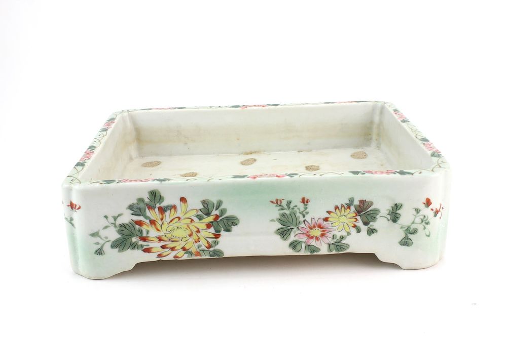 Lot 272: Chinese Famille Rose Ceramic Planter