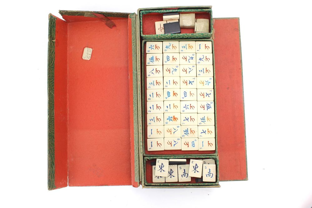 Lot 302: Vintage Mahjong Tile Set in Case