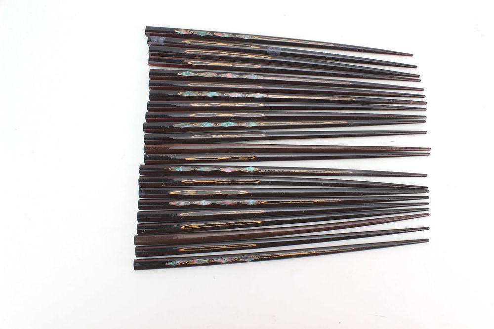 Lot 321: 22 Inlaid Wooden Chopsticks Set