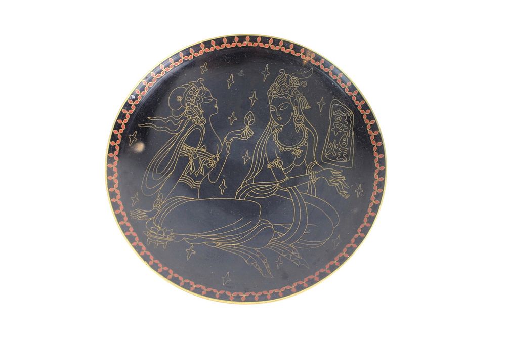 Lot 341: Cloisonne Plate with Gilded Figures
